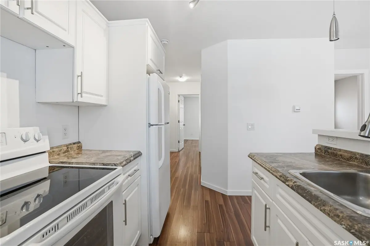 Regina, SK S4T 3V3,1056 McTavish STREET