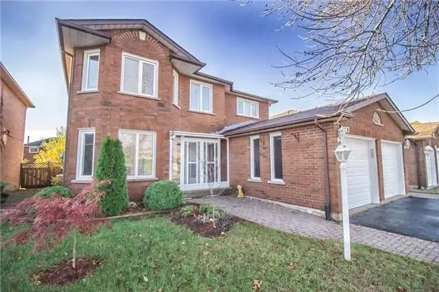 Oakville, ON L6J 6Z2,2667 Wynten WAY