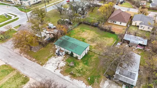 5017 Waddell Street,  Sansom Park,  TX 76114