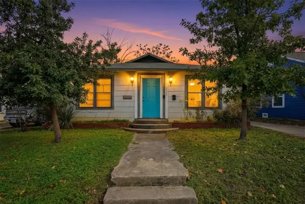 Fort Worth, TX 76110,2517 Wayside Avenue