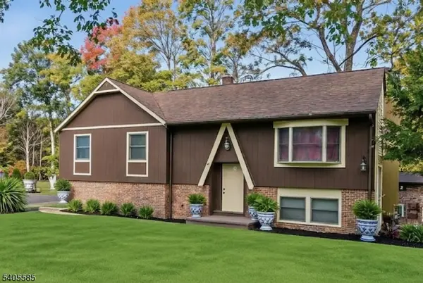 17 Brookwood Dr, Byram Twp., NJ 07874