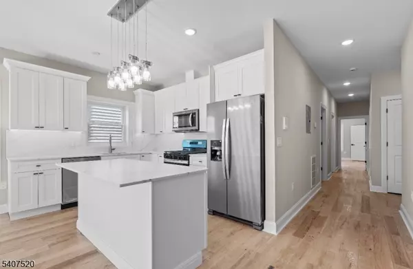 Newark City, NJ 07107,503 Delavan Ave #1