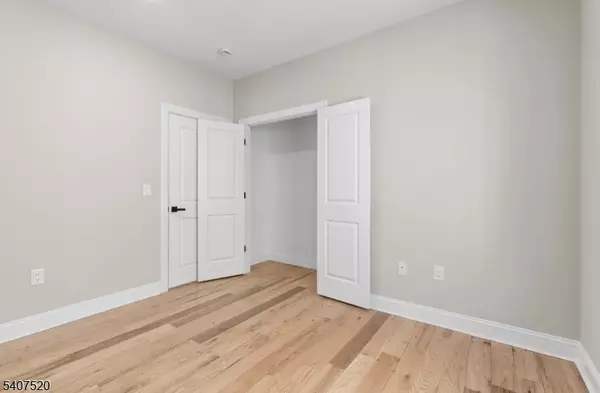 Newark City, NJ 07107,503 Delavan Ave #1