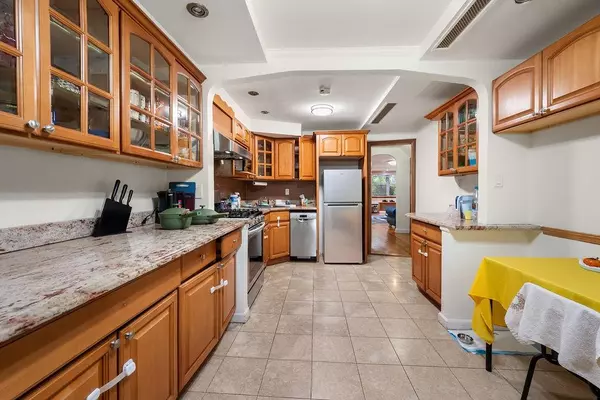 Brooklyn, NY 11235,38 Corbin PL