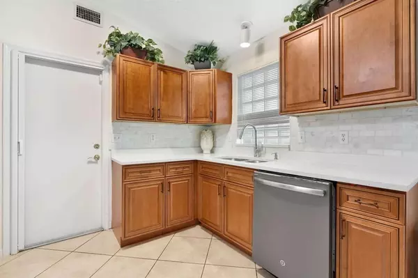 Riviera Beach, FL 33418,1002 Aspri Way