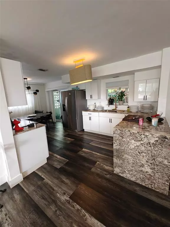 Hollywood, FL 33021,4223 Van Buren St