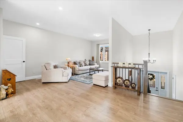 Clearview, ON L0M 1G0,146 Mary ST