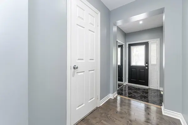 Burlington, ON L7M 5B2,2511 Boros RD #61