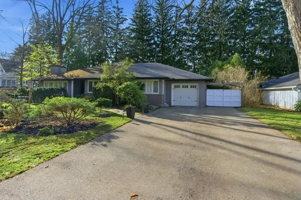 Hamilton, ON L9G 1G3,16 Lovers LN