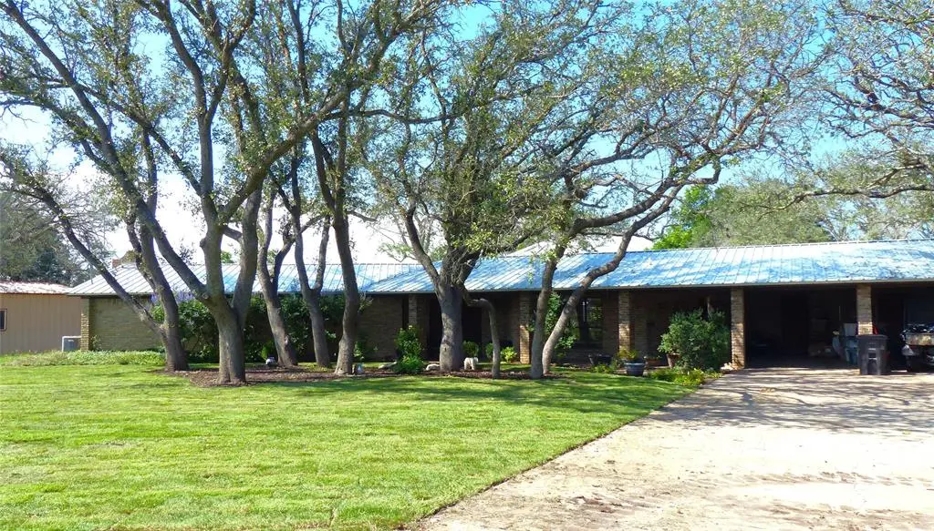 135 Lakeview, Brady, TX 76825