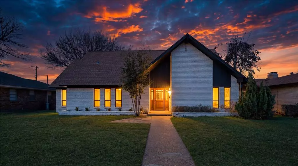 Dallas, TX 75238,11022 Ferndale Road