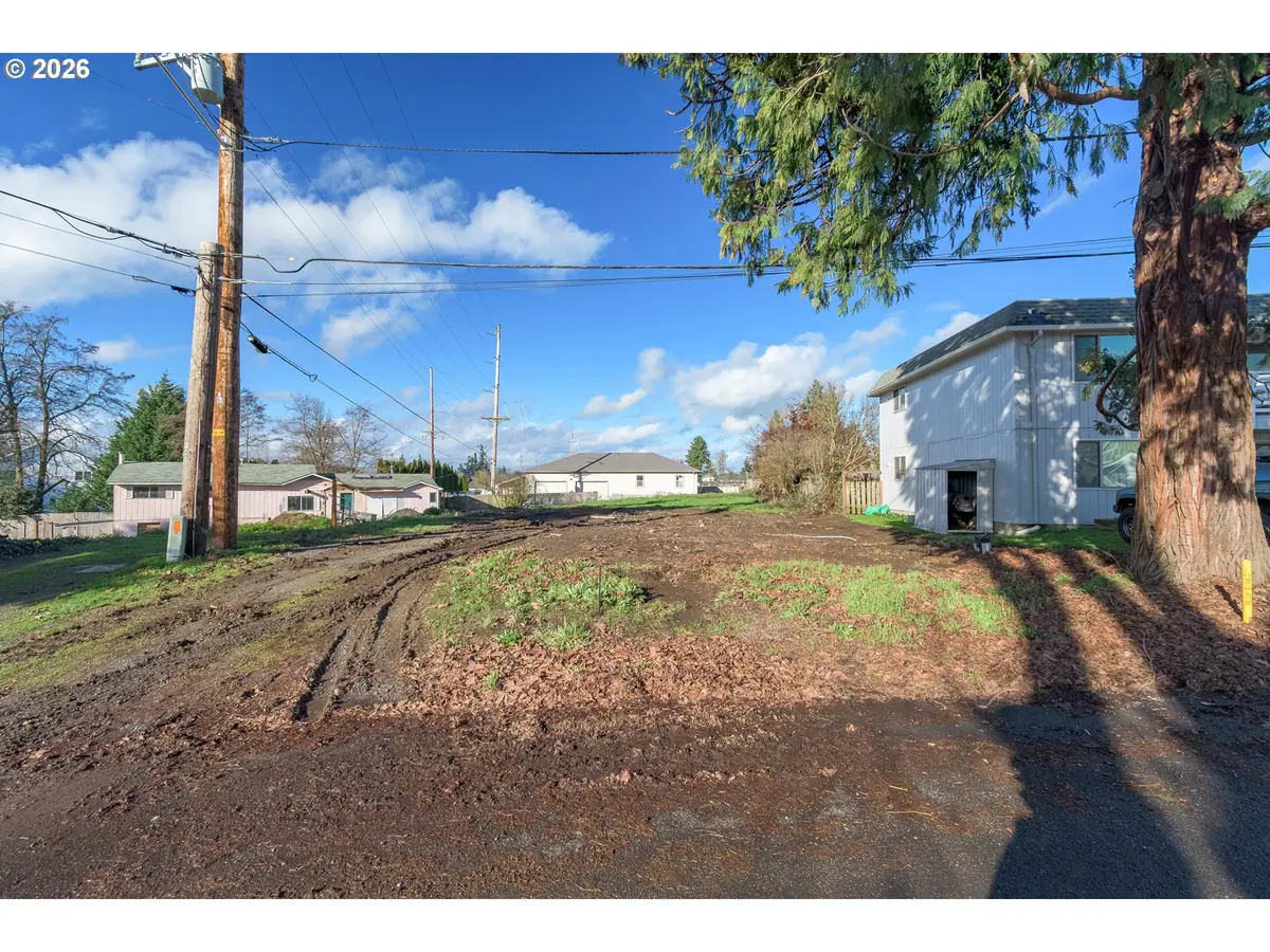 Eugene, OR 97408,32633 W MCKENZIE ST