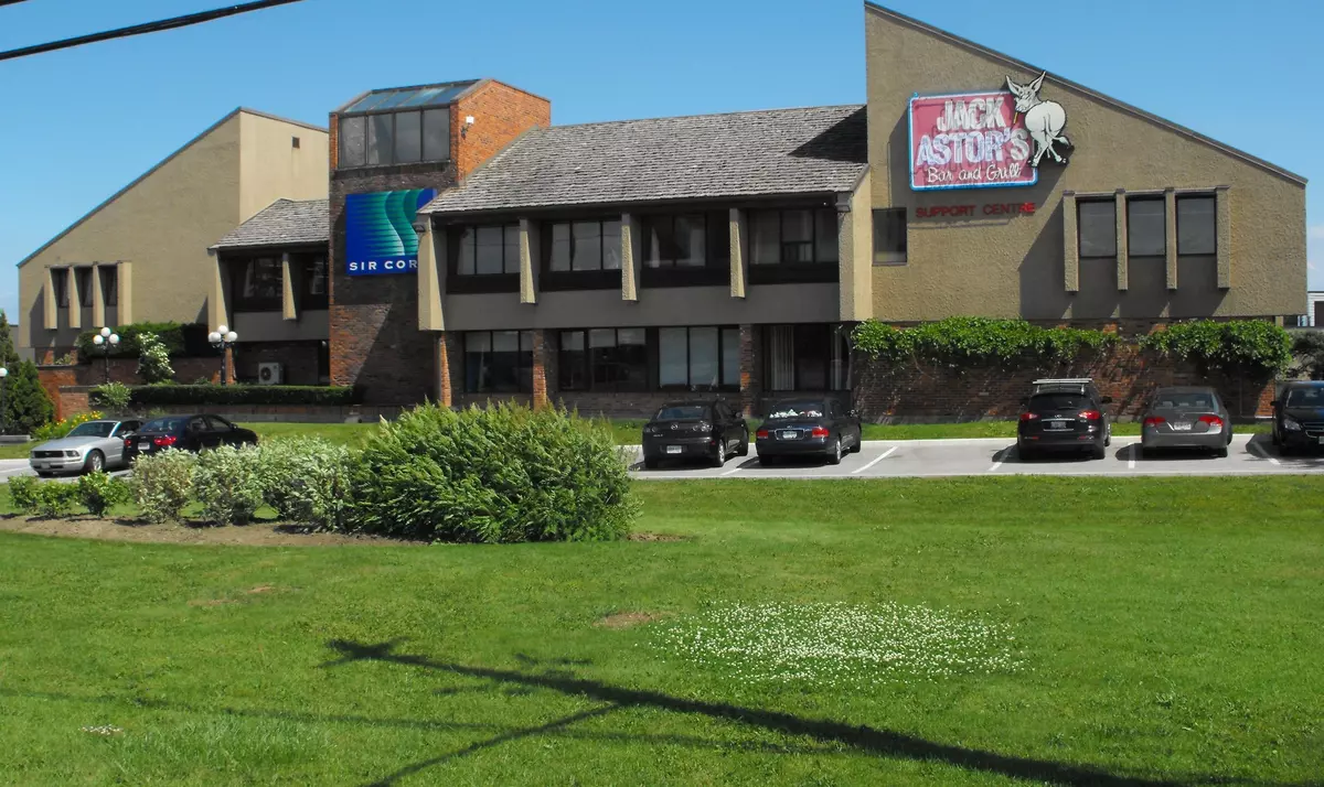 Burlington, ON L7L 5L1,5360 South Service RD #201