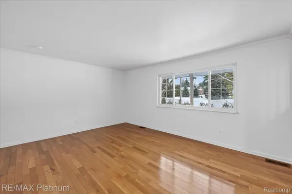 Brighton, MI 48116,6550 Berrywood DR