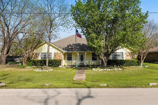 1116 Walnut Street, Royse City, TX 75189