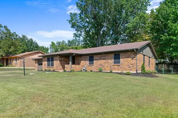 Paris, TX 75460,1195 33rd Street SE