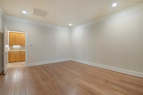 Dallas, TX 75225,6505 Bandera Avenue #1B