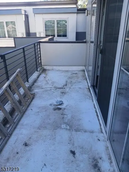 Morristown Town, NJ 07960,10 Ford Ave #303