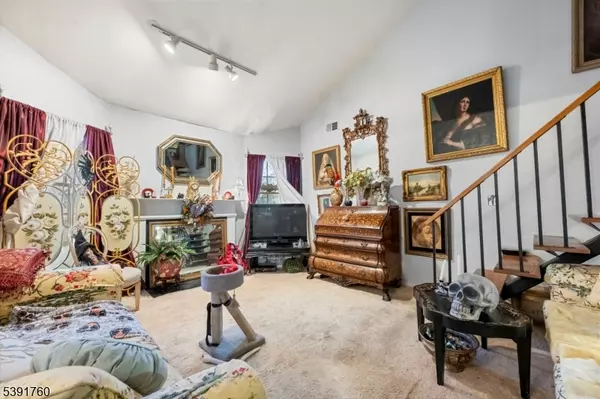 Paterson City, NJ 07501,95 Quartz Ln