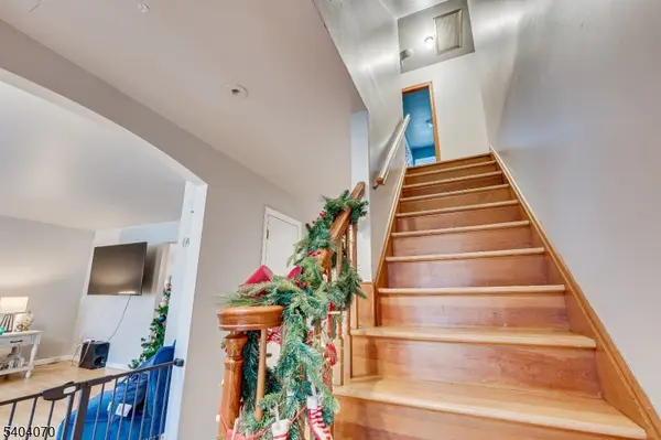 228 Oneida Pl, North Plainfield Boro, NJ 07060