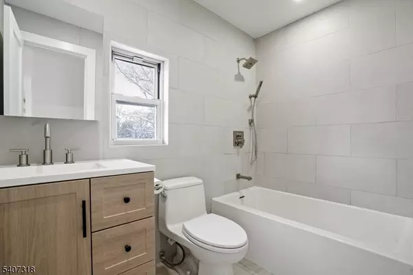 Westfield Town, NJ 07090,554 HORT STREET 2nd FL