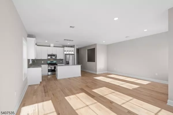 Newark City, NJ 07107,503 Delavan Ave