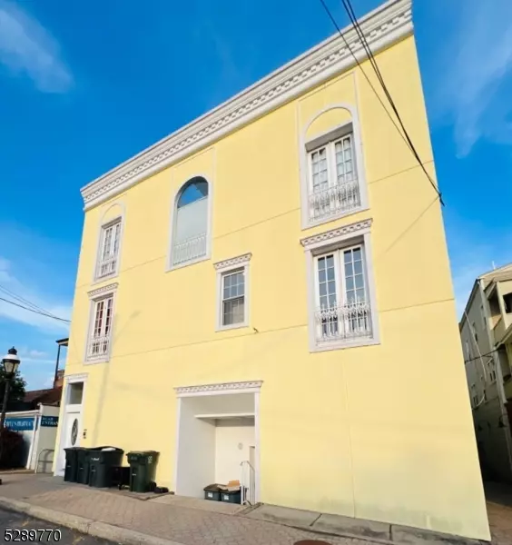 Cranford Twp., NJ 07016,13 North Union Avenue #2