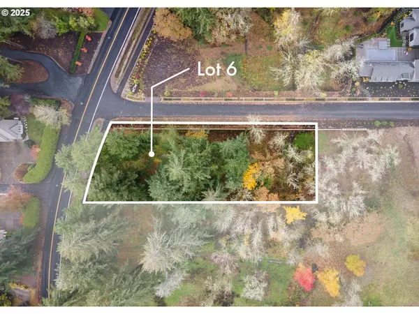 Lake Oswego, OR 97034,13582 GOODALL RD #6