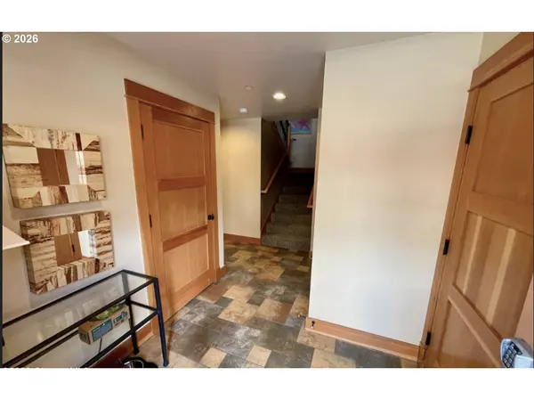 Cannon Beach, OR 97110,132 E SURFCREST AVE #B2-B