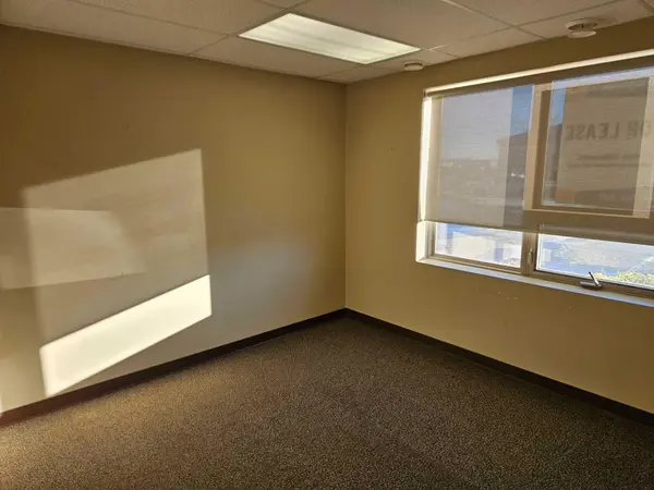 7471 Edgar Industrial BND #14, Red Deer, AB T4P 3Z5