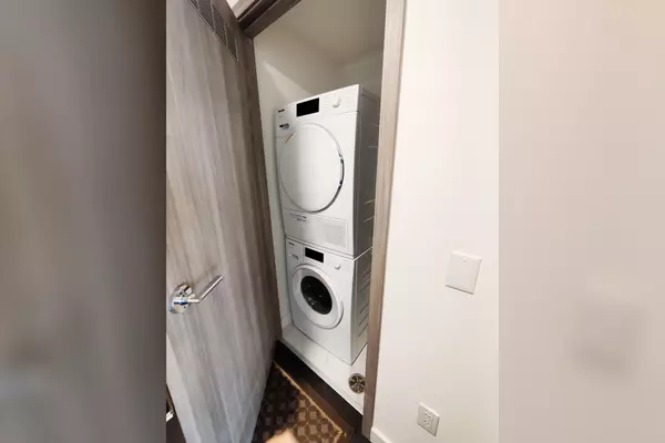 Toronto C01, ON M5V 0X3,1 Concord Cityplace WAY #1907