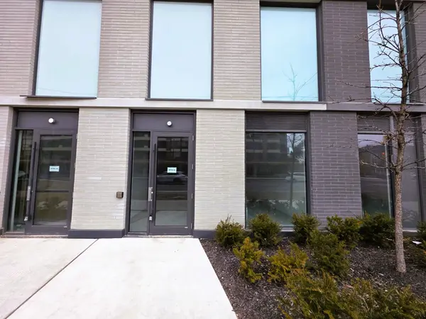 Toronto C06, ON M3H 0E5,500 Wilson AVE #33