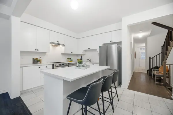 Barrie, ON L9J 0W5,29 Tamworth TER