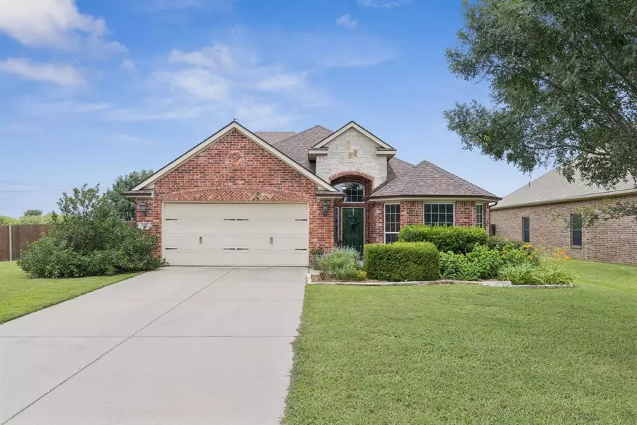 6806 Bear Lane, Greenville, TX 75402