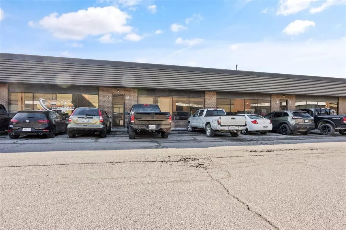 Pickering, ON L1W 3N9,1033 Toy AVE #Unit 16