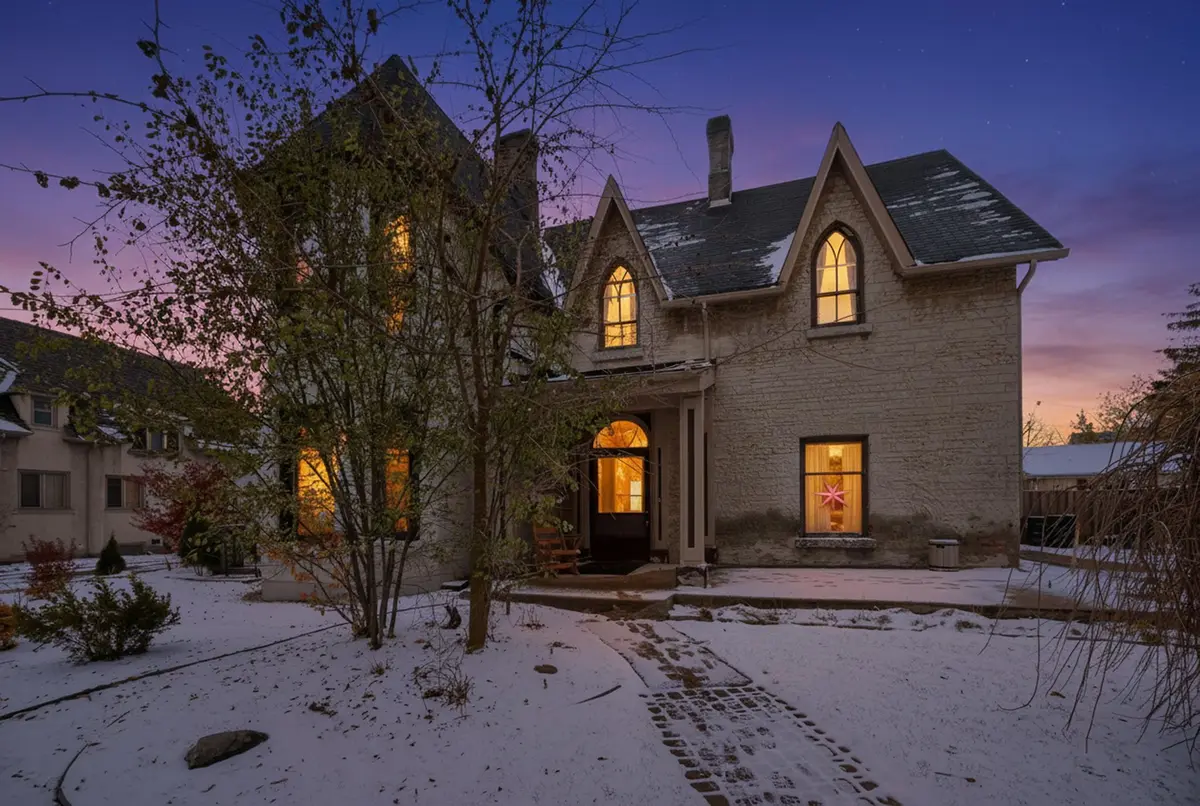 Barrie, ON L4N 1W4,64 High ST