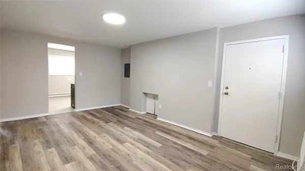 Hazel Park, MI 48030,1770 E Woodward Heights BLVD #B2