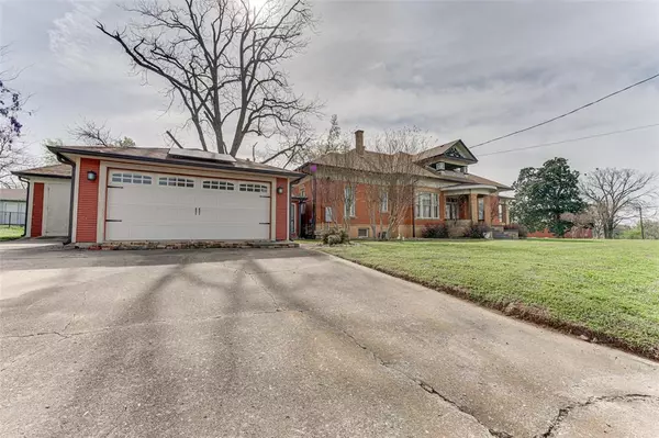 Winnsboro, TX 75494,210 W Elm Street