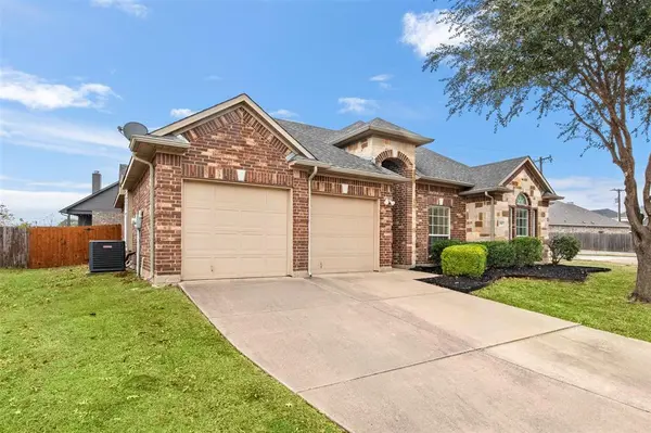 Grand Prairie, TX 75052,2907 Crystal Way