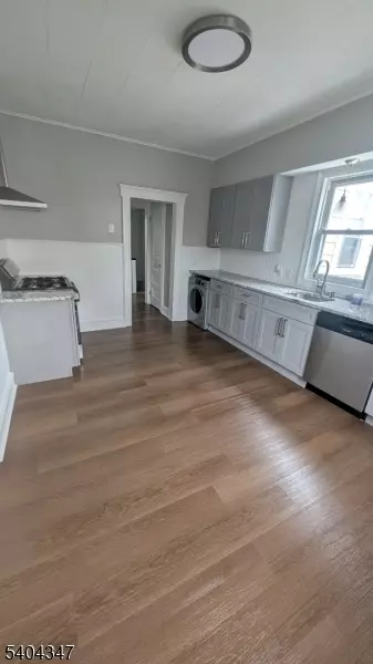 West Orange Twp., NJ 07052,22 Dean St #2