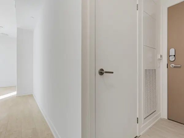 Toronto C13, ON M3C 0S4,1 Quarrington LN #2413