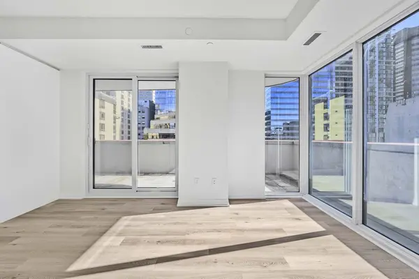 Toronto C01, ON M5T 1G2,280 Dundas ST W #504