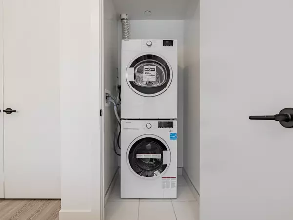 King, ON L7B 0R6,2075 King RD #249