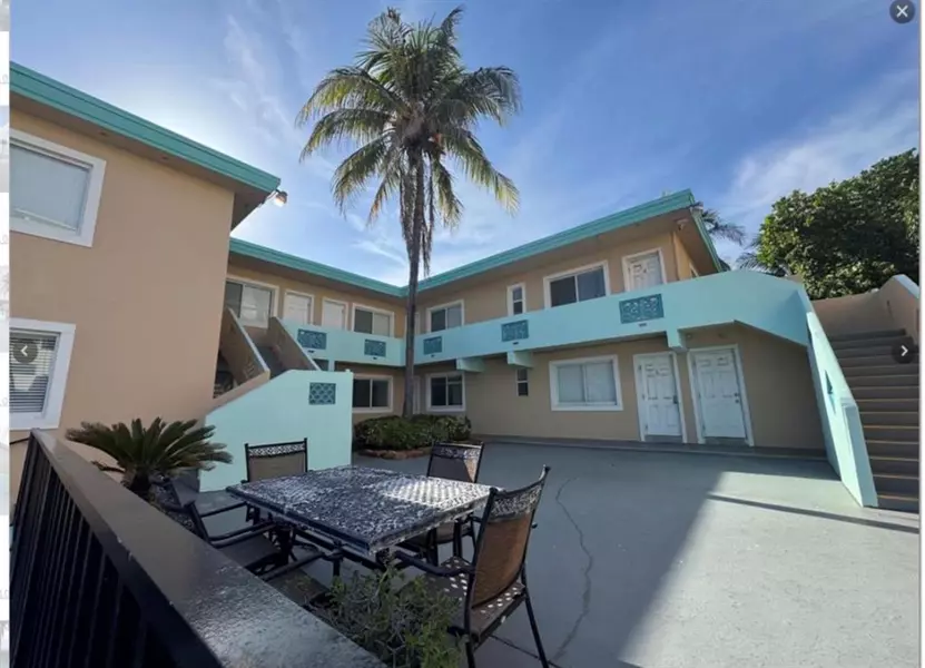 323 Monroe St #3, Hollywood, FL 33019