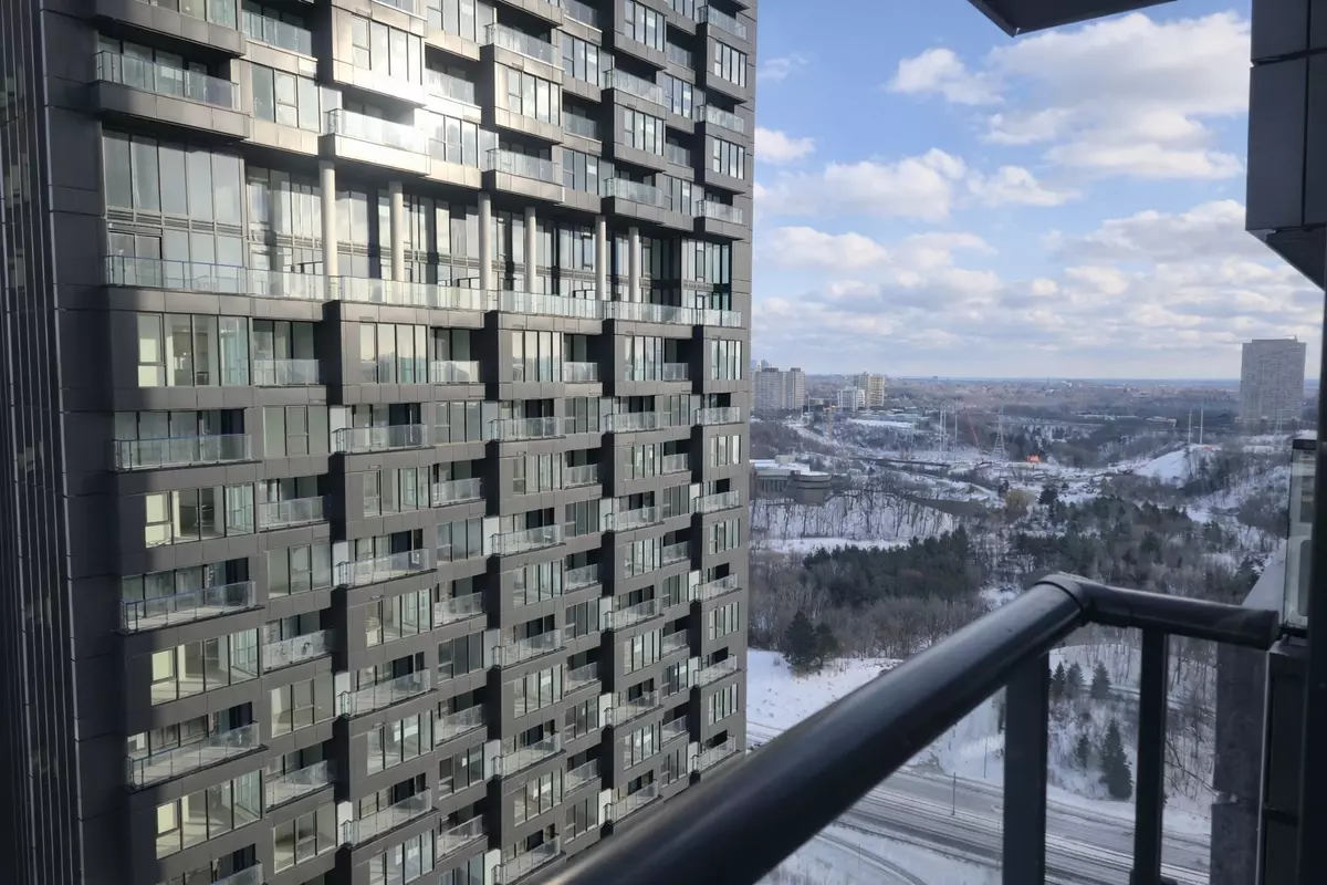 Toronto C13, ON M3C 0S4,1 Quarrington LN #2619