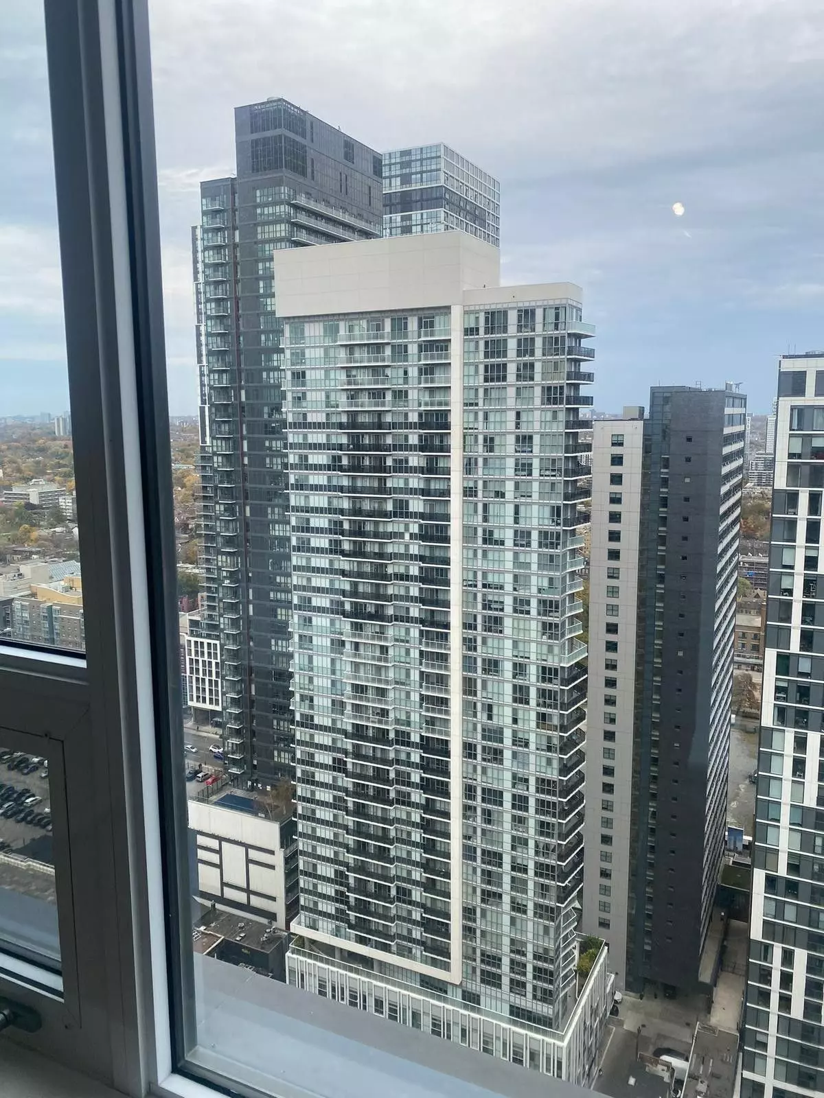 Toronto C08, ON M5B 0C5,82 Dalhousie ST #3602