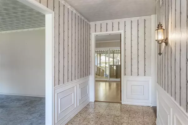 Dallas, TX 75232,823 Brook Valley Lane