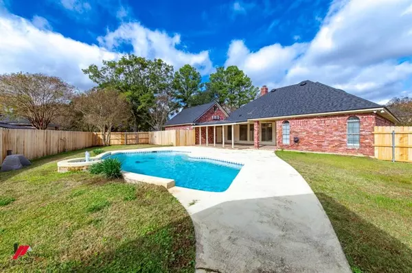 Bossier City, LA 71111,114 Sussex