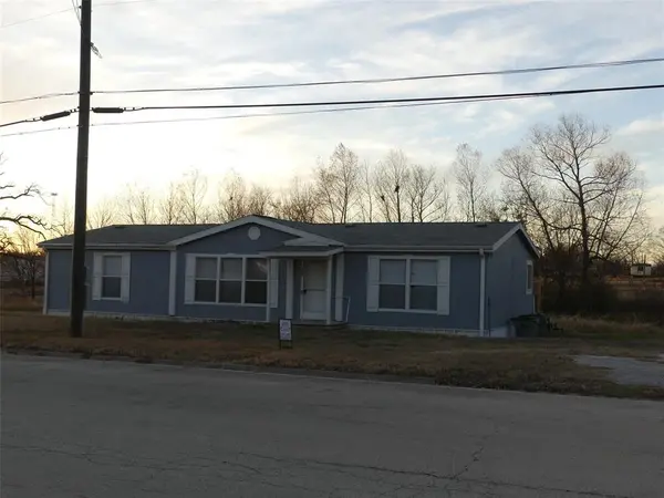 Bowie, TX 76230,422 Hutchinson Street