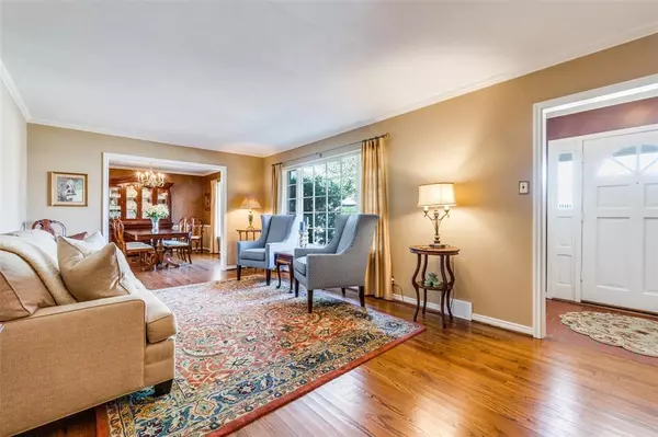 Dallas, TX 75230,7538 Midbury Drive